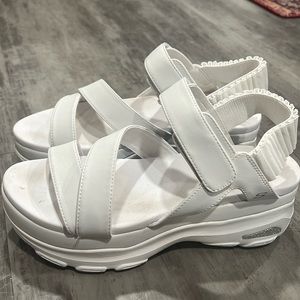 White Skechers luxe foam